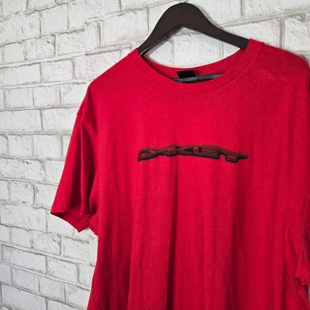 Oakley red short‎ sleeve graphic tee - Picture 5 of 14